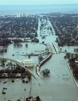 nola flooded katrina - 2005 - Hurricane Katrina